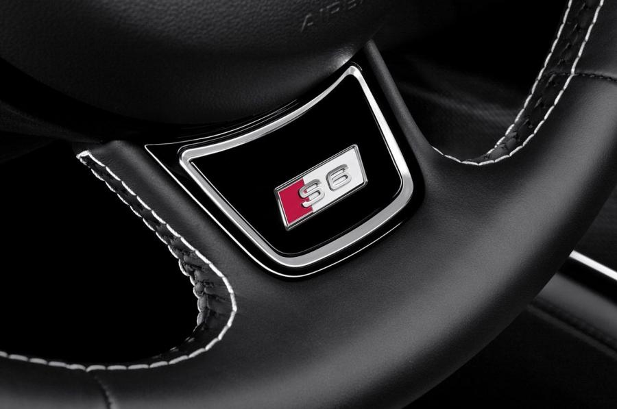 Детали интерьера Audi S6 Avant (4G, C7) 2012 года  (WW) (фото 54 из 56)